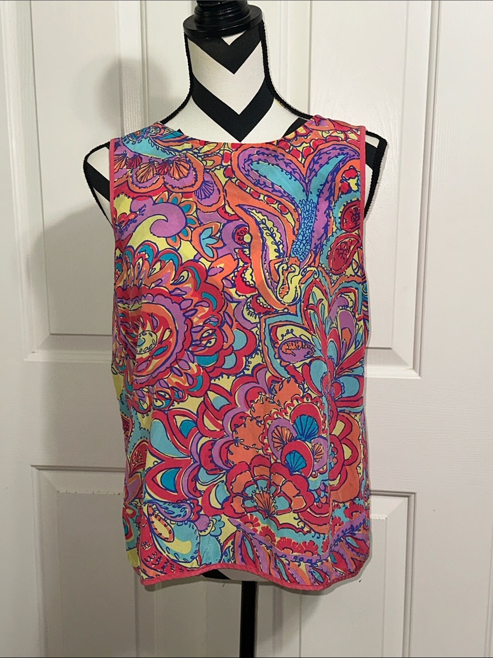 Lilly Pulitzer Bright Paisley Sleeveless Silk Button Back Tank